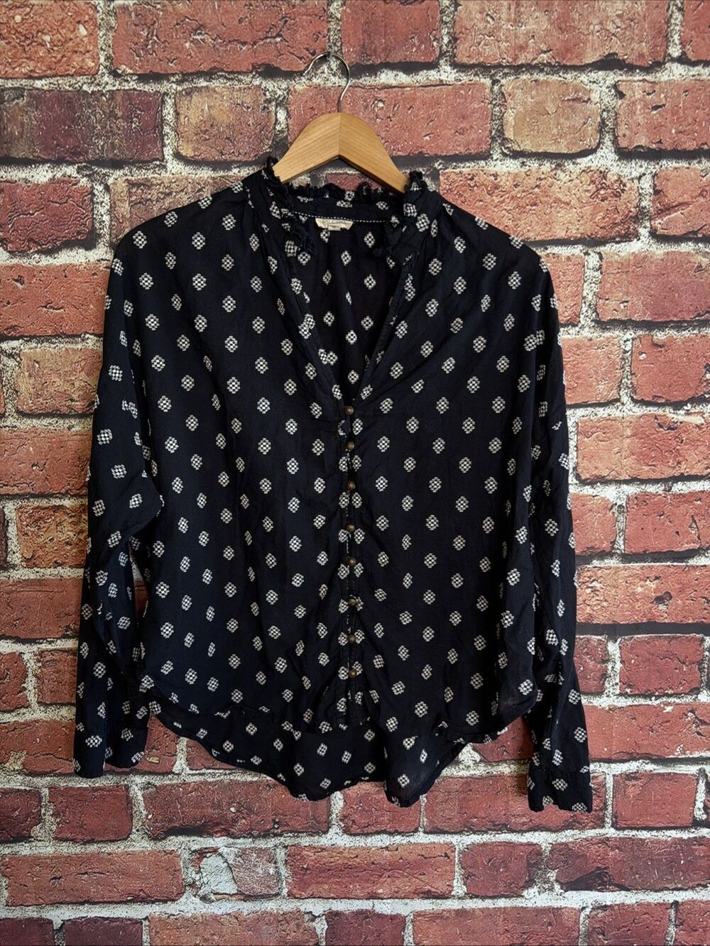 Pilcro Anthropologie Tavi Peasant Blouse Sz M Black Geometric Print Long Sleeve